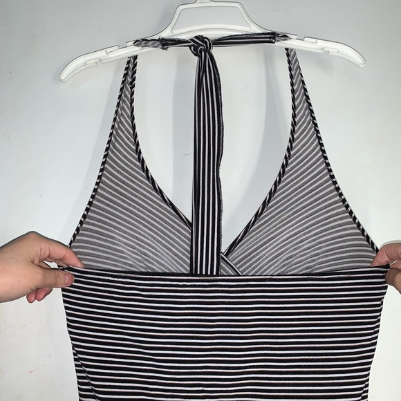 Halter top - Picture 3 of 3